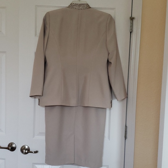 * Host Pick * Elegant dress & jacket - Picture 4 of 8